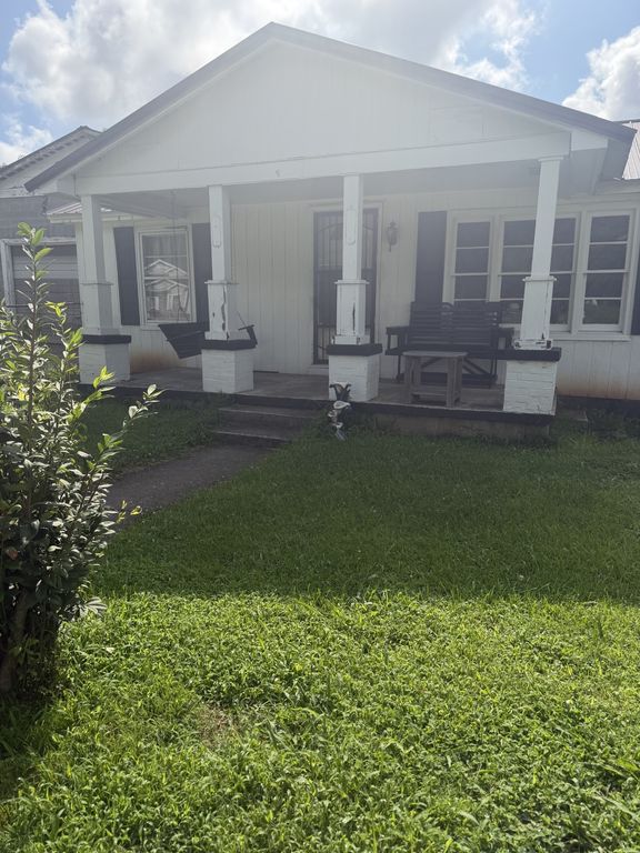 712 Fisher Ave, Smithville, TN 37166