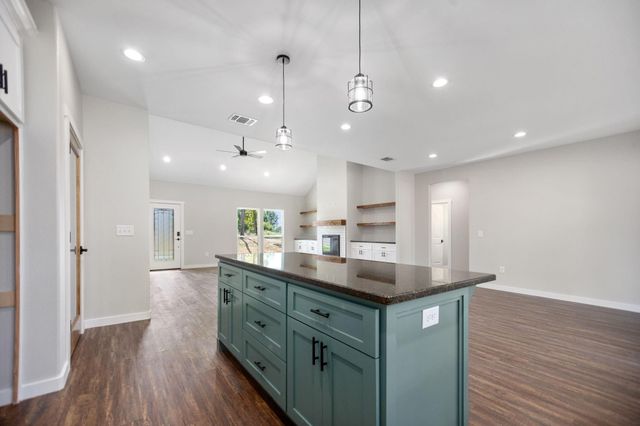 1575 Fm 844, Huntington, TX 75949