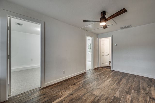 4728 Houghton Avenue, Fort Worth, TX 76107