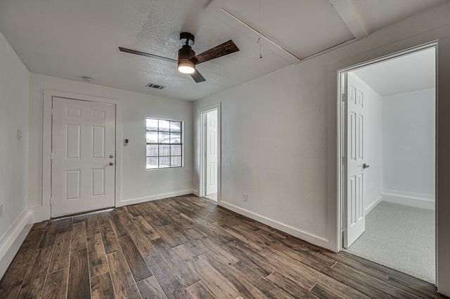 4728 Houghton Avenue, Fort Worth, TX 76107