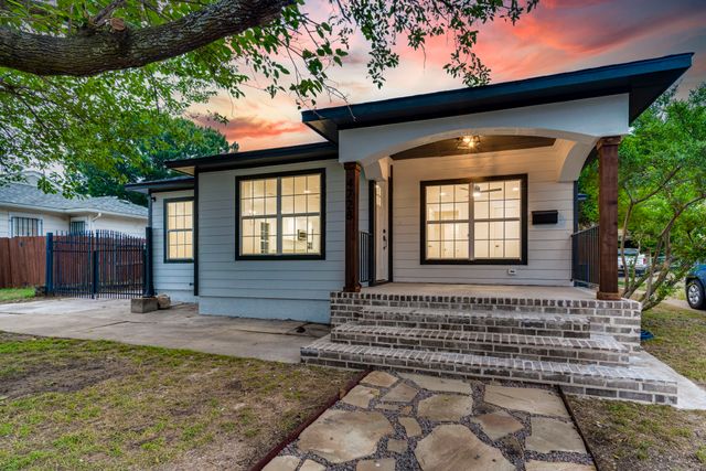 4728 Houghton Avenue, Fort Worth, TX 76107