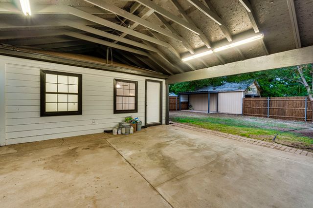 4728 Houghton Avenue, Fort Worth, TX 76107