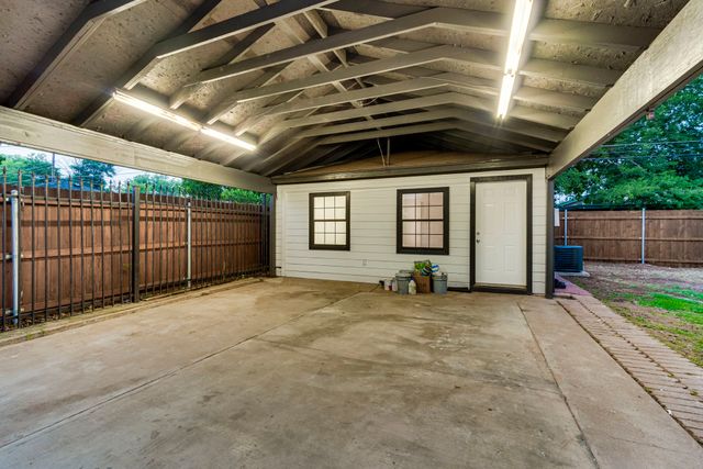 4728 Houghton Avenue, Fort Worth, TX 76107