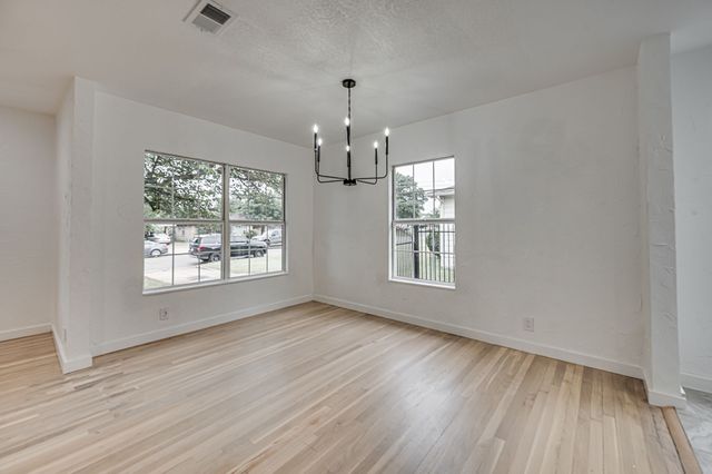 4728 Houghton Avenue, Fort Worth, TX 76107