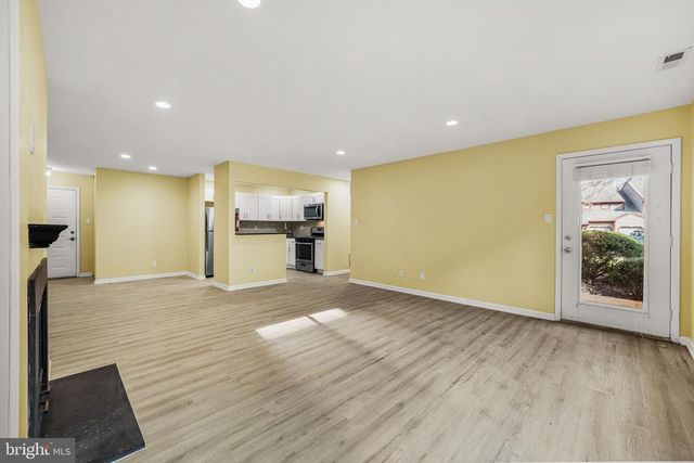 2702 SUSSEX CT, Mount Laurel, NJ 08054