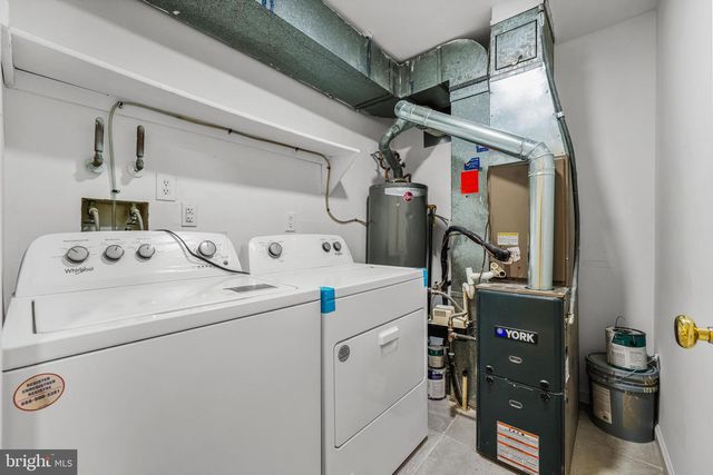 2702 SUSSEX CT, Mount Laurel, NJ 08054