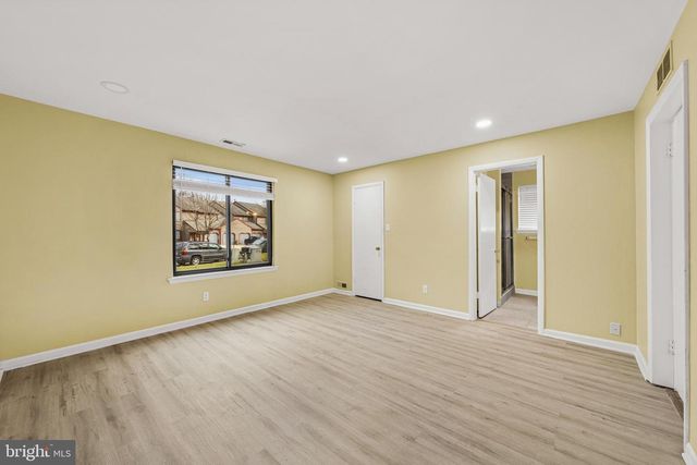 2702 SUSSEX CT, Mount Laurel, NJ 08054