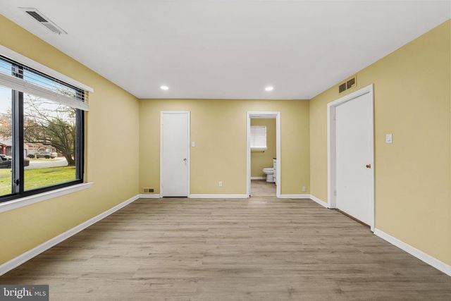 2702 SUSSEX CT, Mount Laurel, NJ 08054