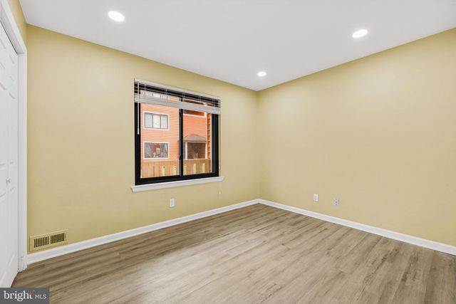 2702 SUSSEX CT, Mount Laurel, NJ 08054