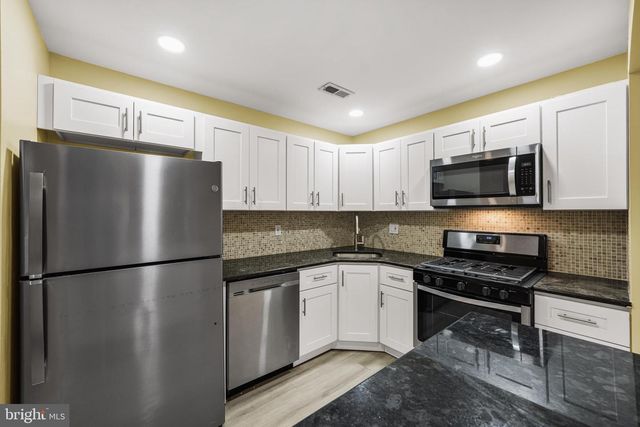 2702 SUSSEX CT, Mount Laurel, NJ 08054