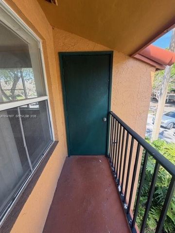 10725 Cleary Boulevard 211, Plantation, FL 33324