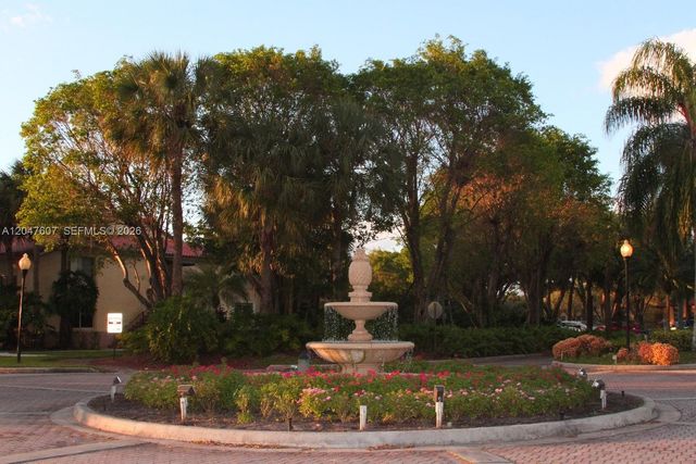 10725 Cleary Boulevard 211, Plantation, FL 33324
