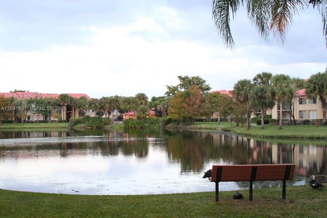 10725 Cleary Boulevard 211, Plantation, FL 33324