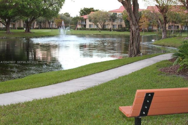 10725 Cleary Boulevard 211, Plantation, FL 33324