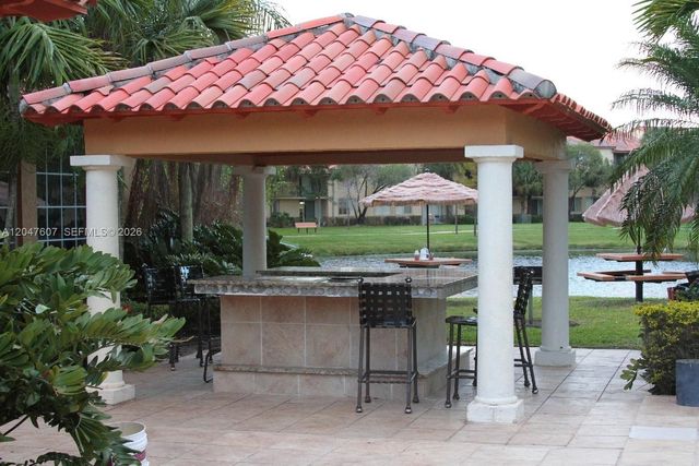 10725 Cleary Boulevard 211, Plantation, FL 33324
