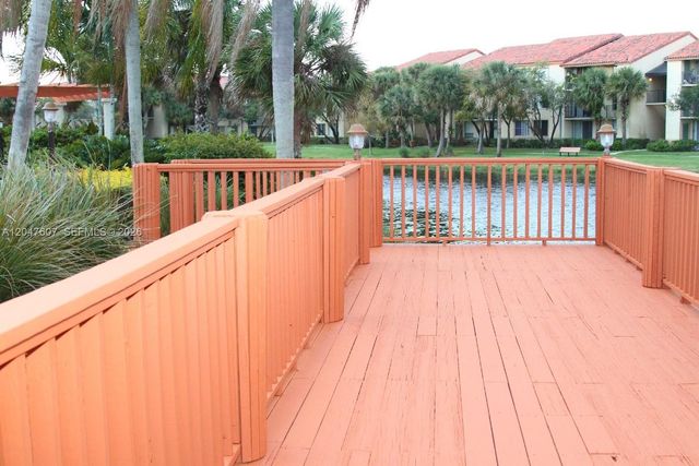 10725 Cleary Boulevard 211, Plantation, FL 33324