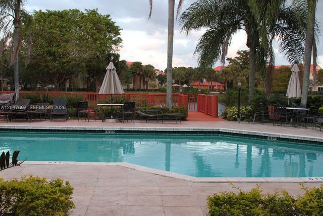 10725 Cleary Boulevard 211, Plantation, FL 33324