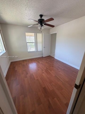 10725 Cleary Boulevard 211, Plantation, FL 33324