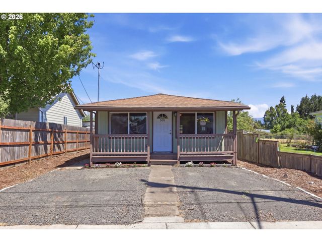 505 S 5TH St, Harrisburg, OR 97446