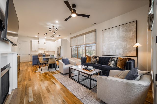 4607 S 47th Street, Rogers, AR 72758