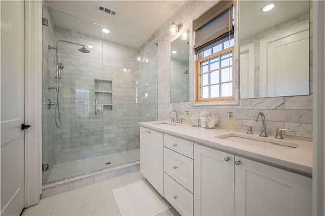 4607 S 47th Street, Rogers, AR 72758