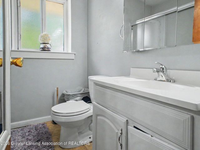 805 Dryer Farm Road, Lansing, MI 48917