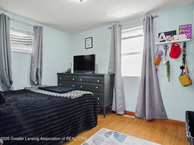 805 Dryer Farm Road, Lansing, MI 48917
