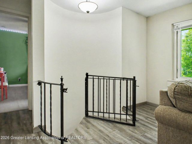 805 Dryer Farm Road, Lansing, MI 48917
