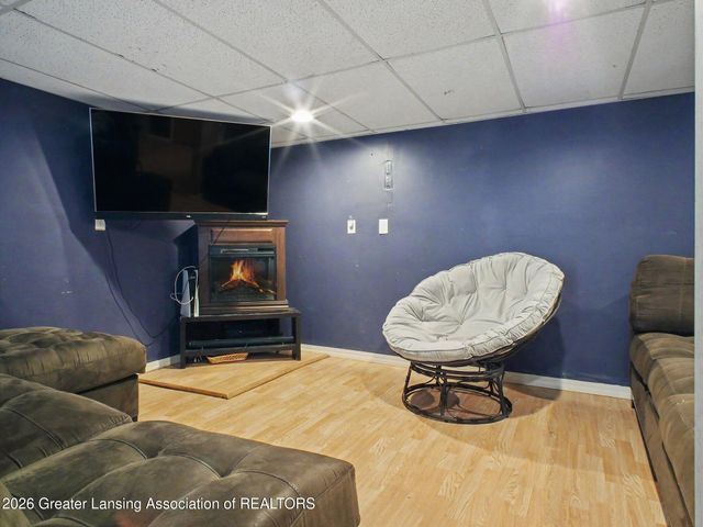 805 Dryer Farm Road, Lansing, MI 48917