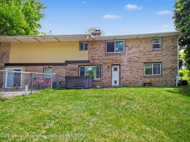 805 Dryer Farm Road, Lansing, MI 48917