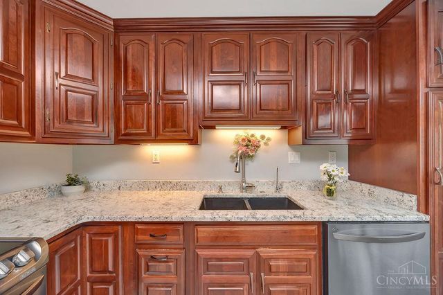 5449 S Garrett Drive, Miami Twp, OH 45150