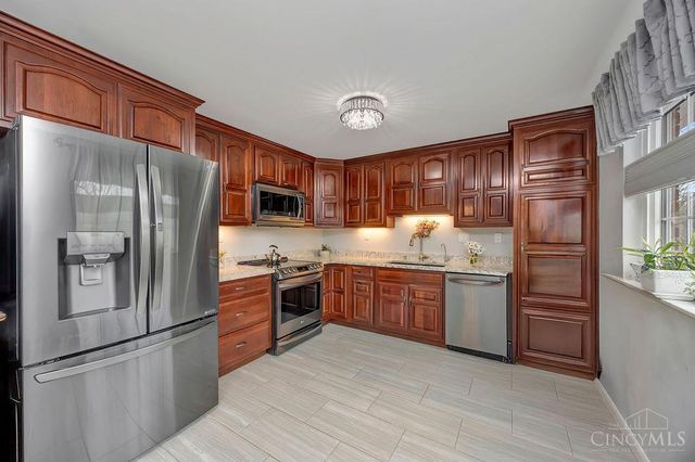 5449 S Garrett Drive, Miami Twp, OH 45150