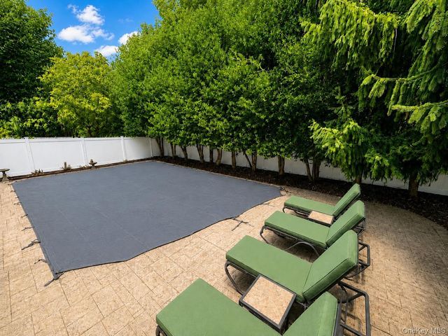 2 RUTH Place, Glen Head, NY 11545