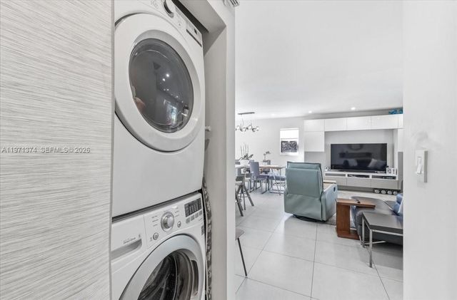 6140 SW 62nd St, South Miami, FL 33143