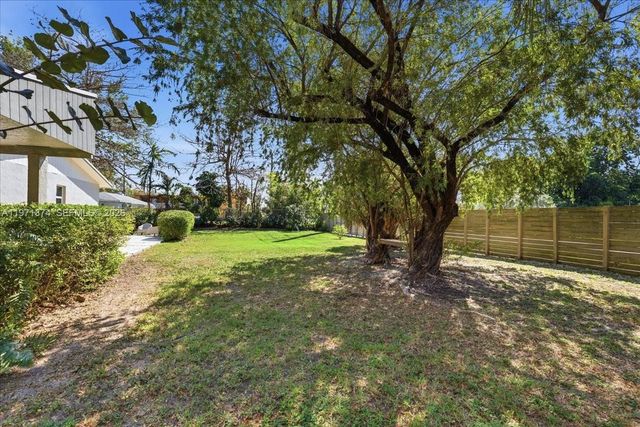 6140 SW 62nd St, South Miami, FL 33143