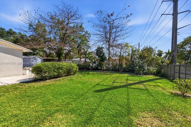 6140 SW 62nd St, South Miami, FL 33143