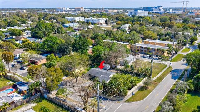 6140 SW 62nd St, South Miami, FL 33143