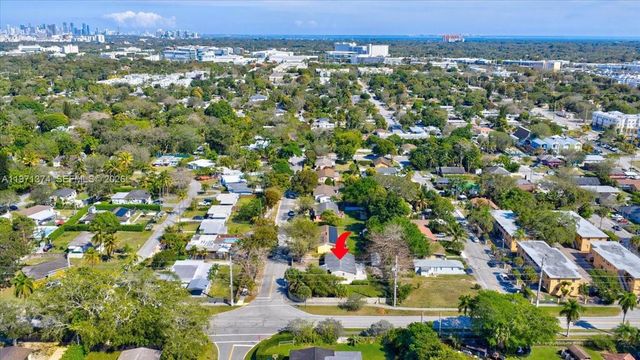 6140 SW 62nd St, South Miami, FL 33143