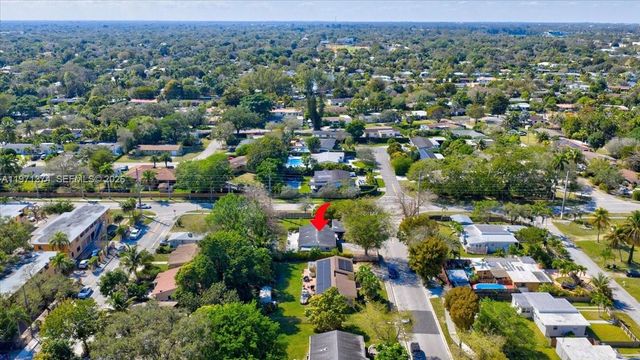 6140 SW 62nd St, South Miami, FL 33143