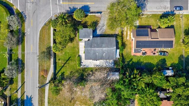 6140 SW 62nd St, South Miami, FL 33143