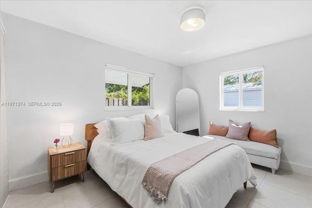 6140 SW 62nd St, South Miami, FL 33143