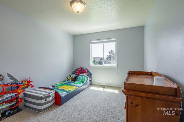 890 N Oxwich Ave, Meridian, ID 83642