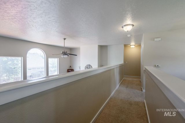 890 N Oxwich Ave, Meridian, ID 83642