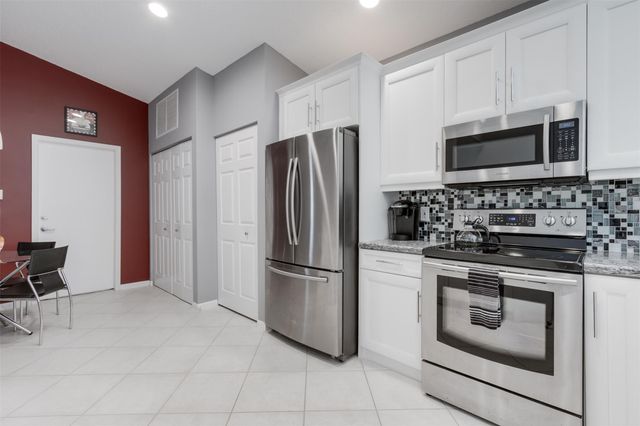 9595 Cherry Blossom Ter, Boynton Beach, FL 33437