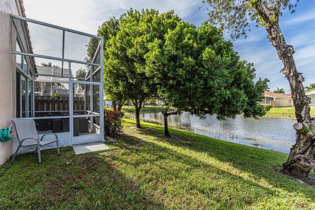 9595 Cherry Blossom Ter, Boynton Beach, FL 33437