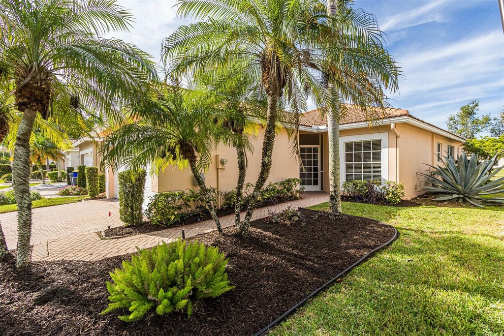 9595 Cherry Blossom Ter, Boynton Beach, FL 33437