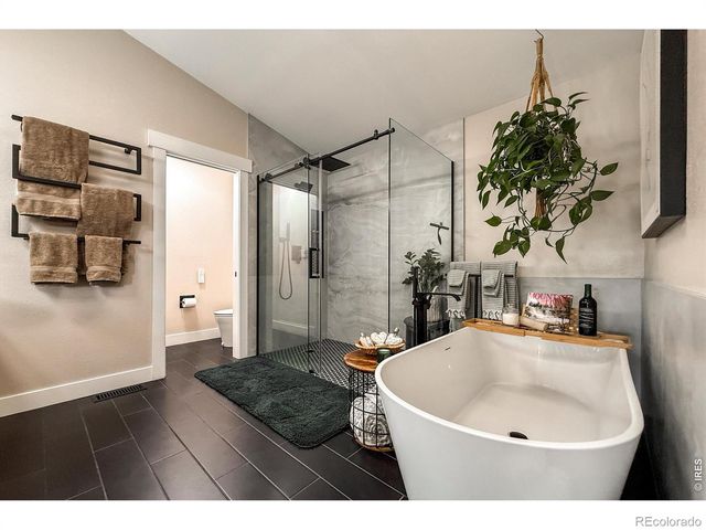 2277 Spinnaker Circle, Longmont, CO 80503