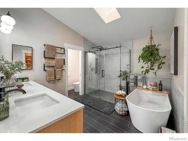 2277 Spinnaker Circle, Longmont, CO 80503