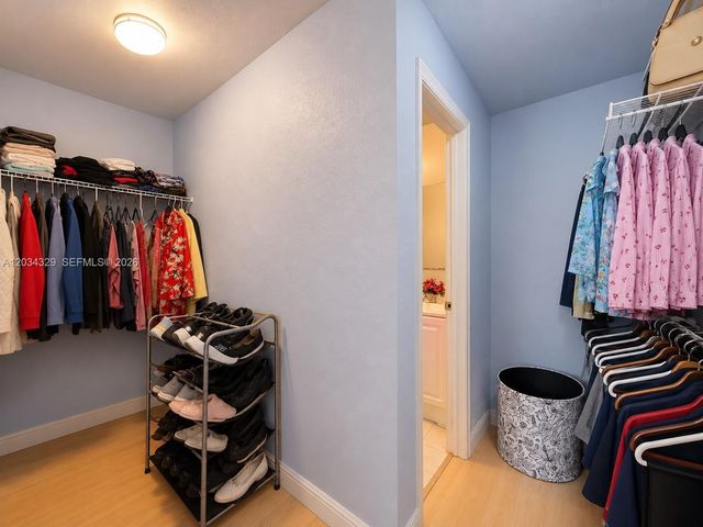 2160 NW 98th St, Miami, FL 33147