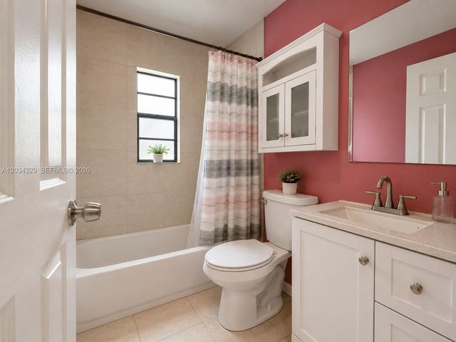 2160 NW 98th St, Miami, FL 33147
